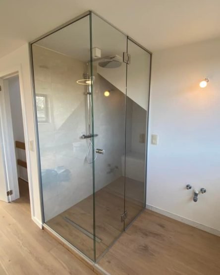 Cabine-de-douche-en-verre-trempe